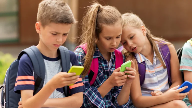 U.S. Department of Education Calls on States, Districts, and Schools to Adopt Policies for Student Use of Cell Phones and Personal Devices U.S. Department of Education Calls on States, Districts, and Schools to Adopt Policies for Student Use of Cell Phones and Personal Devices