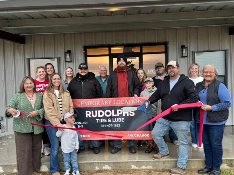 Rudolph’s Tire & Lube Celebrates Ribbon Cutting in Yoakum