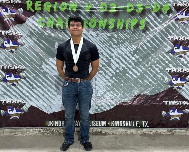 Yorktown’s Manuel Macias Earns Bronze at Regional Powerlifting Meet
