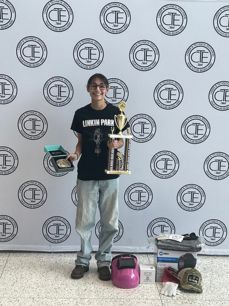 Yorktown Student Ryleigh Excels at Level 1 Competition and Underwater Welding Event