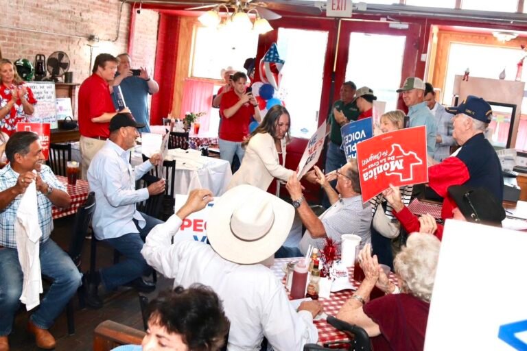 Monica De La Cruz Makes Campaign Stop in Cuero, Meets with Local Residents