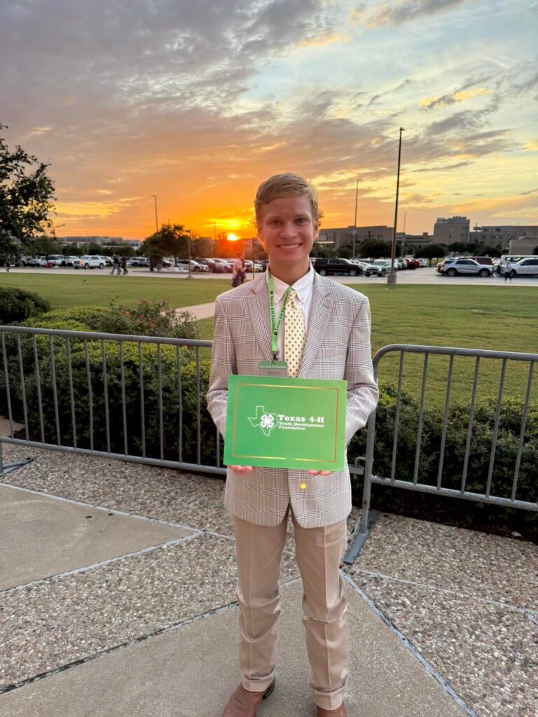 Andrew Honored at Texas 4‑H Roundup With Prestigious $10,000 Scholarship