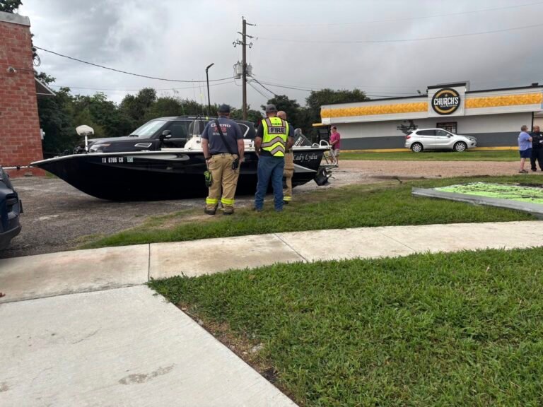 Boat Detaches From Trailer in Accident on N. Esplanade; Police Urge Drivers to Check Equipment
