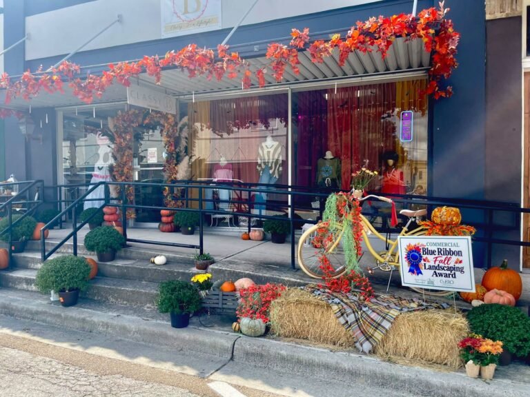 Classy B’s Boutique Earns Blue Ribbon Fall Landscaping Award