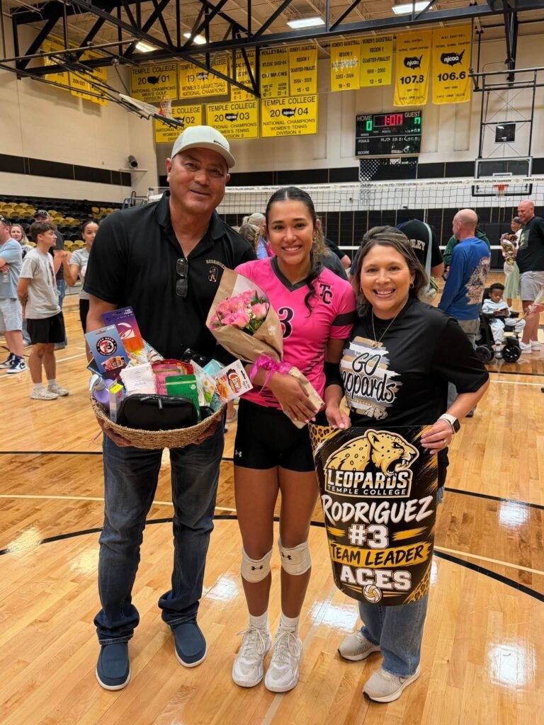 Temple College Volleyball Honors Sophomores as Lady Leopards Sweep Southwestern Christian